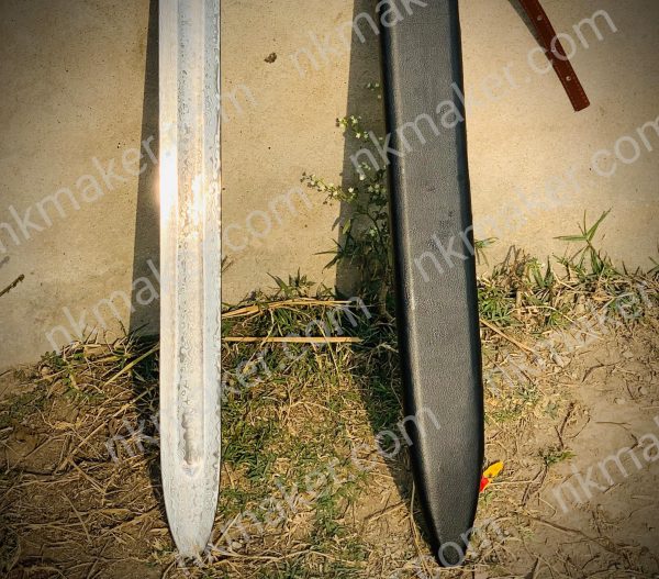 A FINE AND RARE ENGLiSH BROADSWORD C.1640 - Image 4