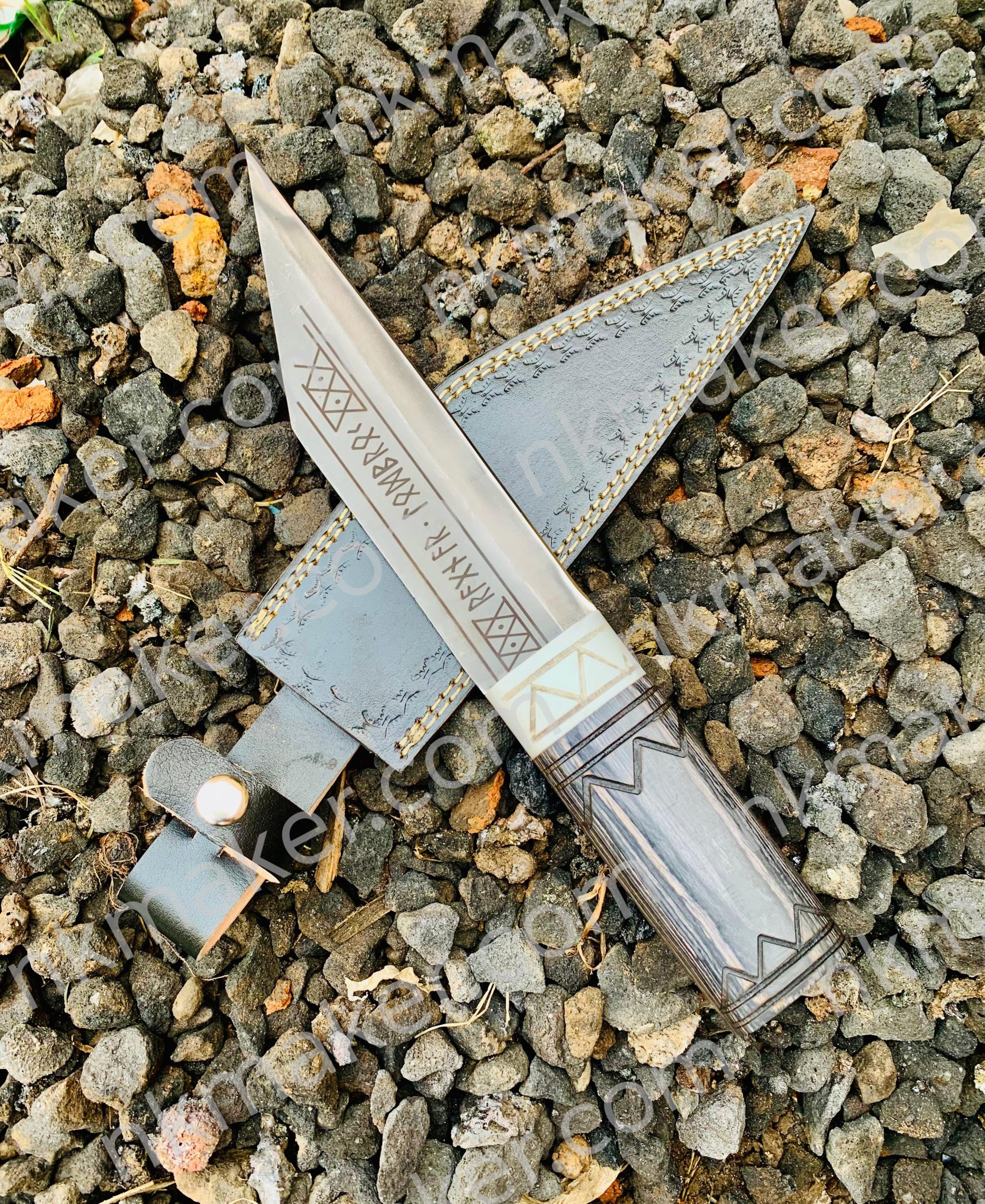 Custom Handcrafted Knives with Leather Sheaths!* ๐ฅ  For sale: A set of 2 stunning handcrafted knives with intricate designs on both the blades and leather sheaths. - Image 4