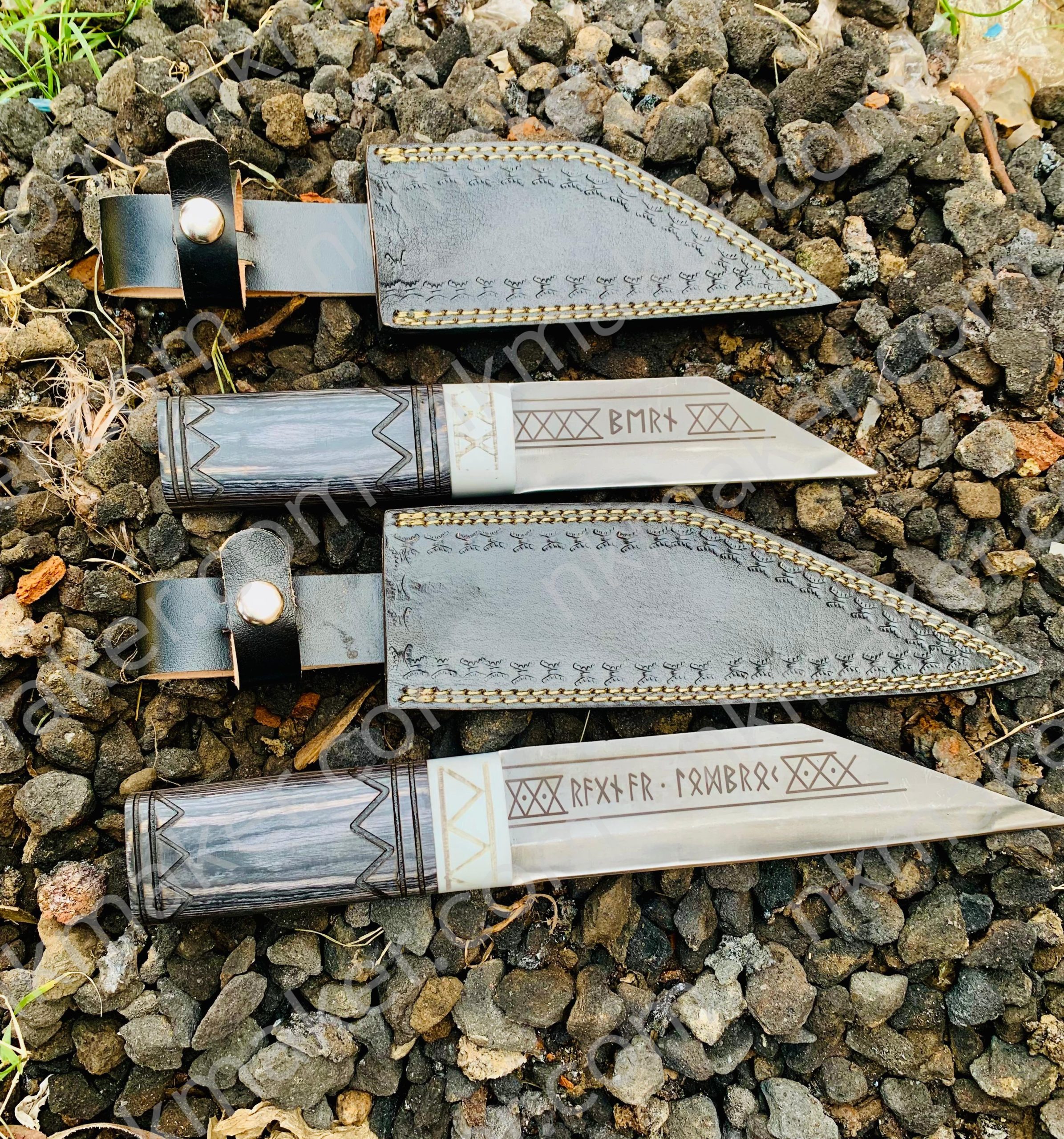 Custom Handcrafted Knives with Leather Sheaths!* ๐ฅ  For sale: A set of 2 stunning handcrafted knives with intricate designs on both the blades and leather sheaths.