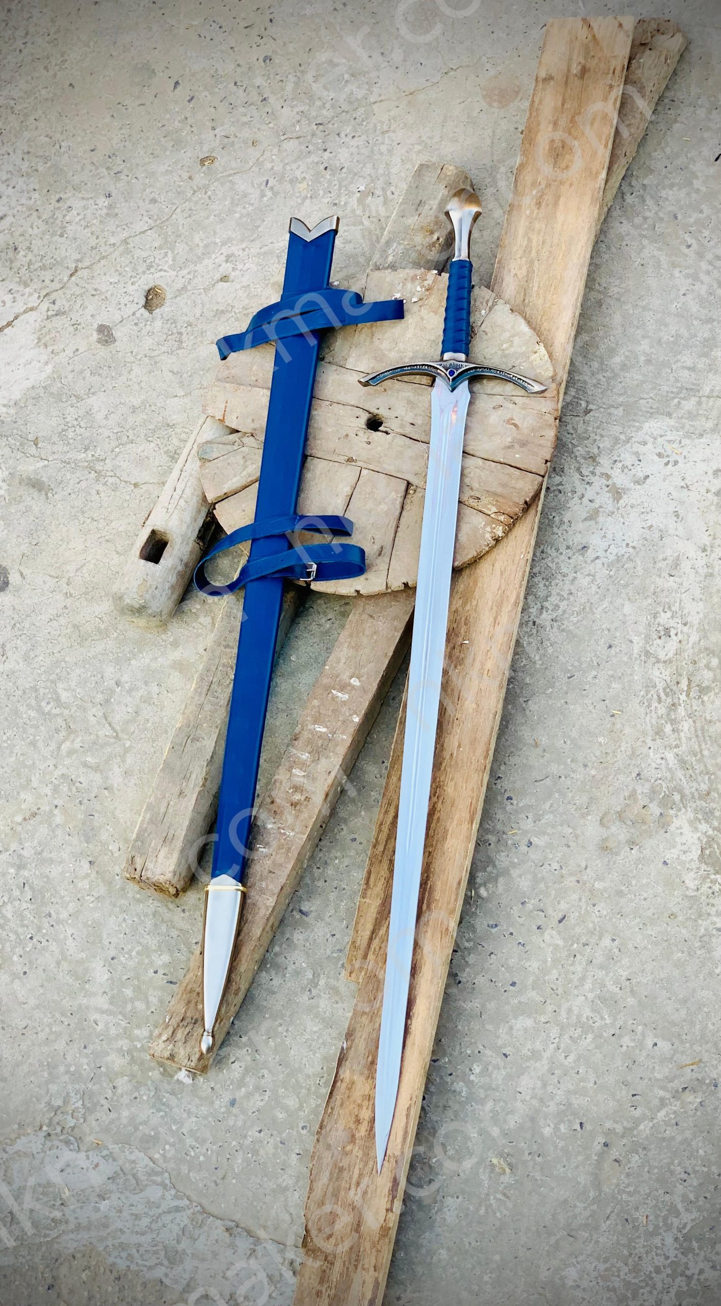 LOTR Glamdring Sword of Gandalf with Wall Plaque and Scabbard. More details PM?